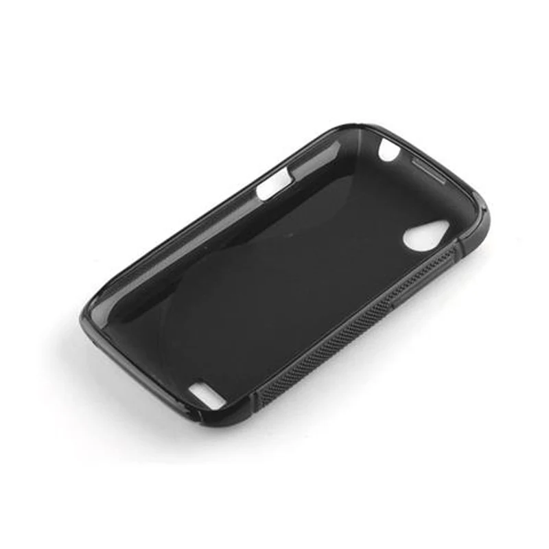 Cadorabo Hülle kompatibel mit HTC Desire V Schutzhülle aus flexiblem TPU Silikon