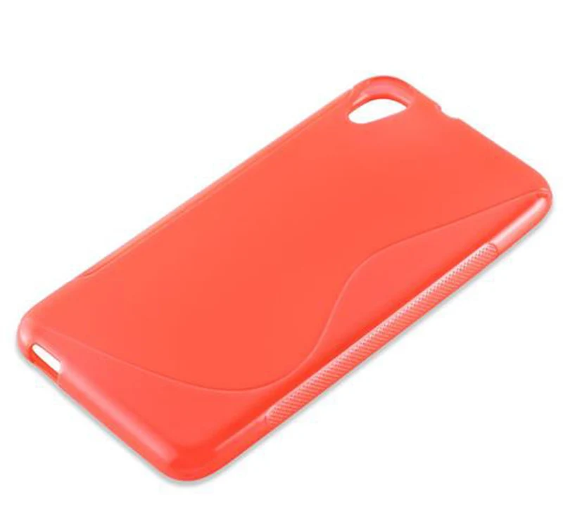 Cadorabo Hülle kompatibel mit HTC Desire 820 Schutzhülle aus flexiblem TPU Silikon
