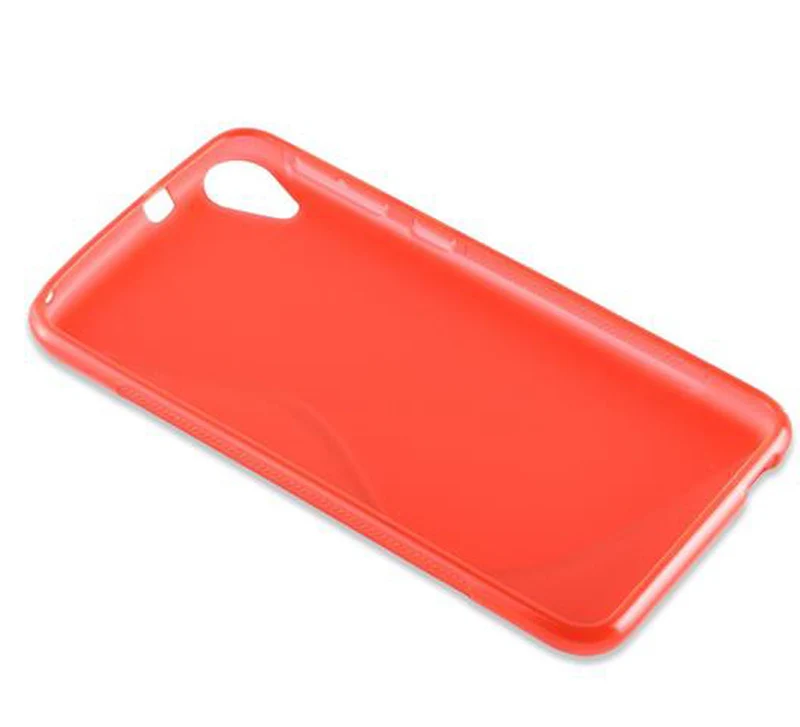 Cadorabo Hülle kompatibel mit HTC Desire 820 Schutzhülle aus flexiblem TPU Silikon