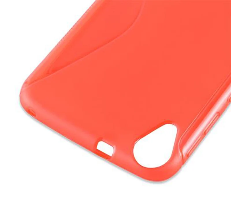 Cadorabo Hülle kompatibel mit HTC Desire 820 Schutzhülle aus flexiblem TPU Silikon