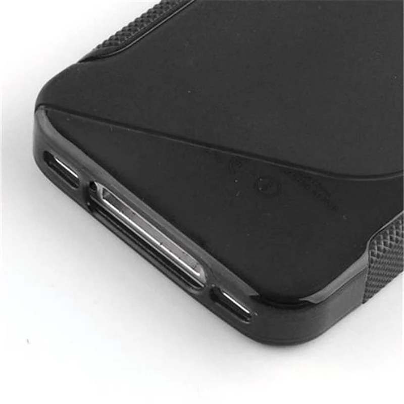Cadorabo Hülle kompatibel mit Apple iPhone 4 / 4S Schutzhülle aus flexiblem TPU Silikon