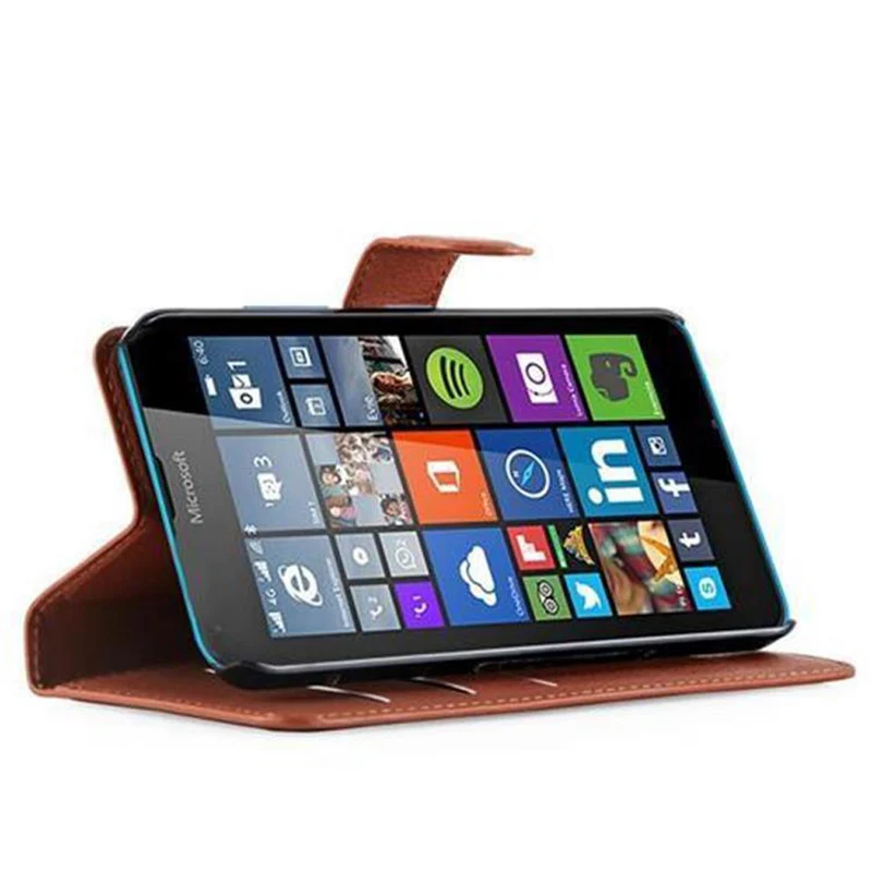 Cadorabo Hülle kompatibel mit Nokia Lumia 640 Schutzhülle mit Magnetverschluss, Standfunktion und Kartenfach