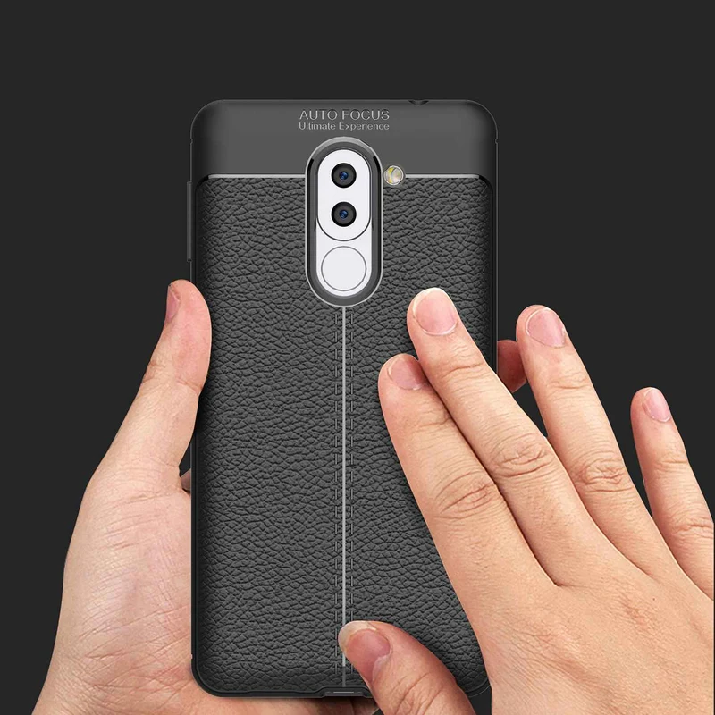 Cadorabo Hülle kompatibel mit Huawei MATE 9 LITE / GR5 2017 / Honor 6X Schutzhülle aus TPU Silikon mit edler Kunstleder-Applikation
