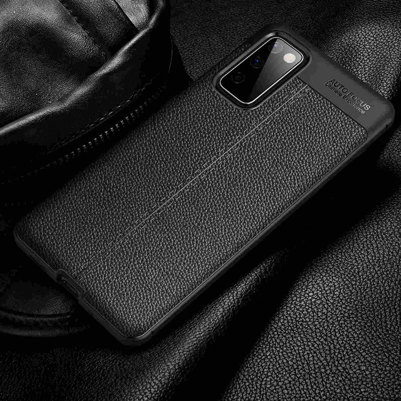 Cadorabo Hülle kompatibel mit Samsung Galaxy S20 FE Schutzhülle aus TPU Silikon mit edler Kunstleder-Applikation