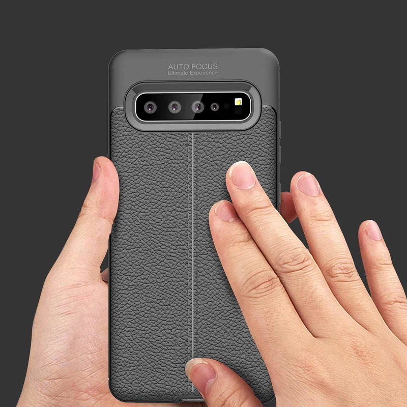 Cadorabo Hülle kompatibel mit Samsung Galaxy S10 5G Schutzhülle aus TPU Silikon mit edler Kunstleder-Applikation