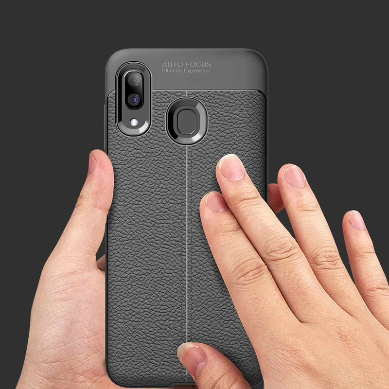 Cadorabo Hülle kompatibel mit Samsung Galaxy A40 Schutzhülle aus TPU Silikon mit edler Kunstleder-Applikation