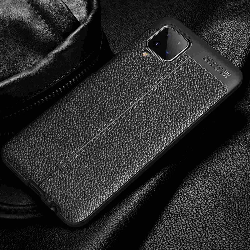 Cadorabo Hülle kompatibel mit Samsung Galaxy A12 / M12 Schutzhülle aus TPU Silikon mit edler Kunstleder-Applikation
