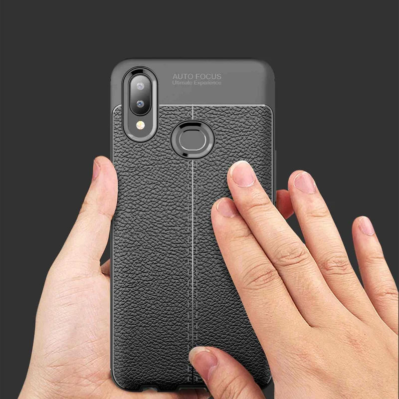 Cadorabo Hülle kompatibel mit Samsung Galaxy A10s / M01s Schutzhülle aus TPU Silikon mit edler Kunstleder-Applikation