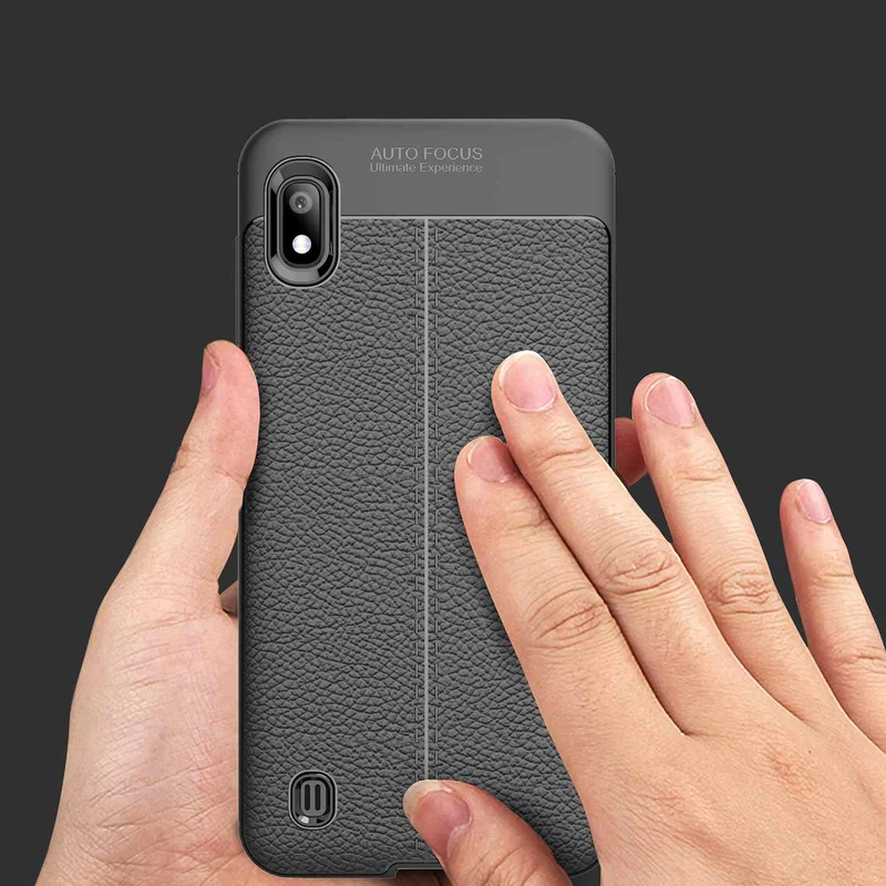 Cadorabo Hülle kompatibel mit Samsung Galaxy A10 / M10 Schutzhülle aus TPU Silikon mit edler Kunstleder-Applikation