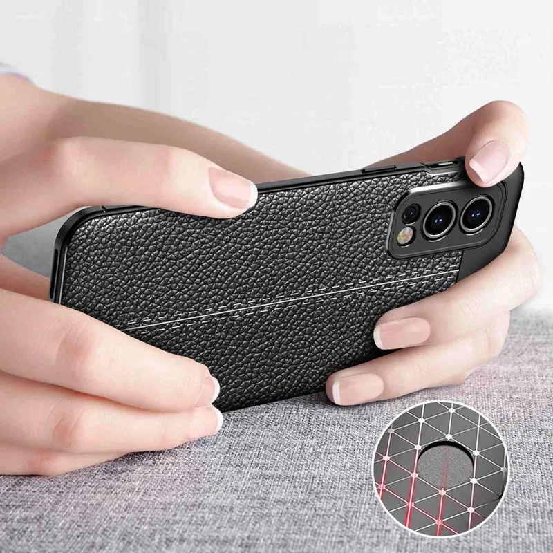 Cadorabo Hülle kompatibel mit OnePlus Nord 2 Schutzhülle aus TPU Silikon mit edler Kunstleder-Applikation