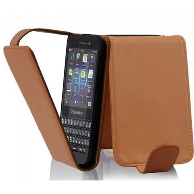 Cadorabo Hülle kompatibel mit Blackberry Q5 Schutzhülle im Flip Design aus strukturiertem Kunstleder