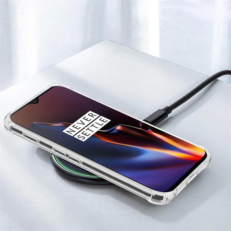 Cadorabo Hülle und 2x Tempered Schutzglas kompatibel mit OnePlus 6T Hybrid Schutzhülle mit TPU Silikon-Rand und Acryl-Glas-Rücken