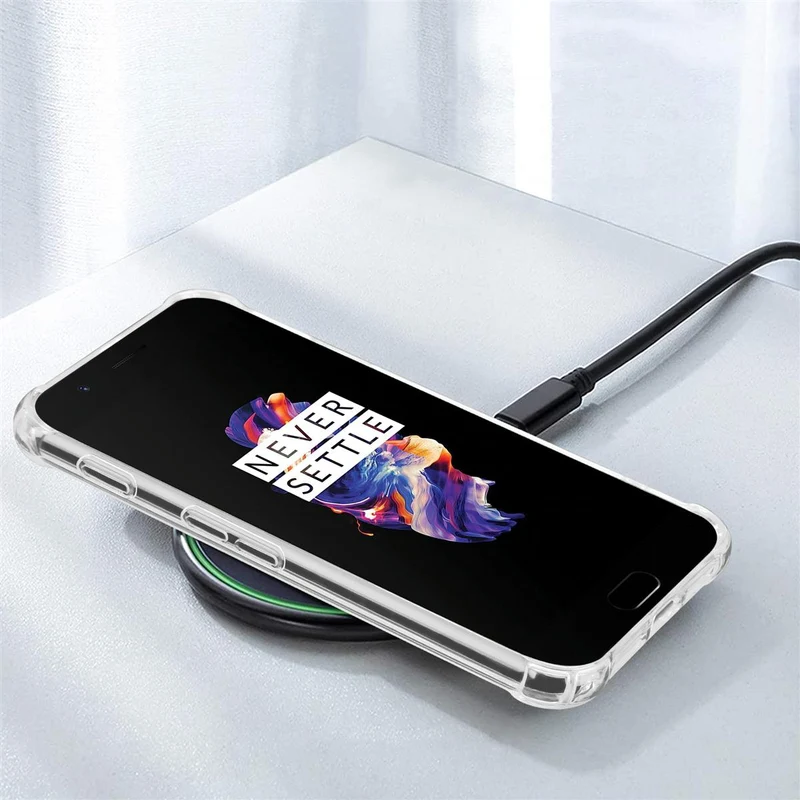 Cadorabo Hülle und 2x Tempered Schutzglas kompatibel mit OnePlus 5 Hybrid Schutzhülle mit TPU Silikon-Rand und Acryl-Glas-Rücken