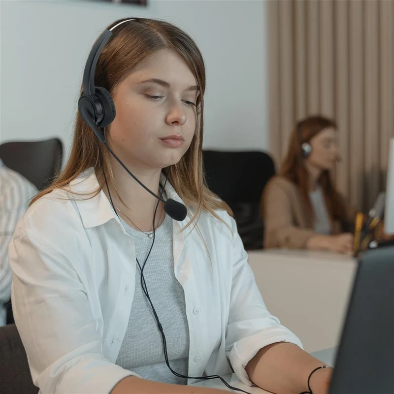 Cadorabo USB Headset Kopfhörer für Laptop Computer PC mit Noise-Cancelling Mikrofon für Homeoffice, Videoanrufe, Gaming, Musik, uvm.